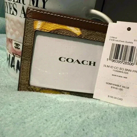 coach ๐ banana card holder - Picture 2 of 5